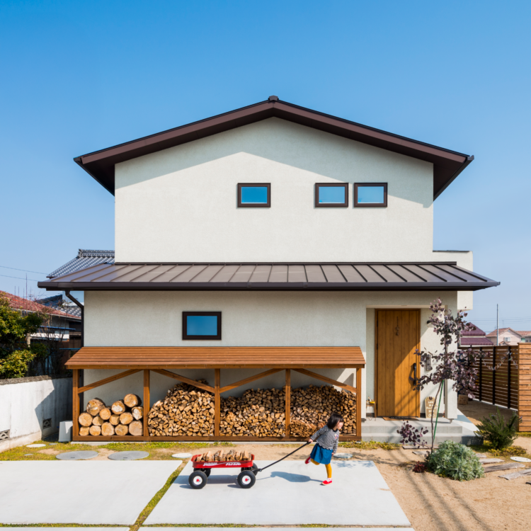 生活をとことん楽しむ薪棚の家