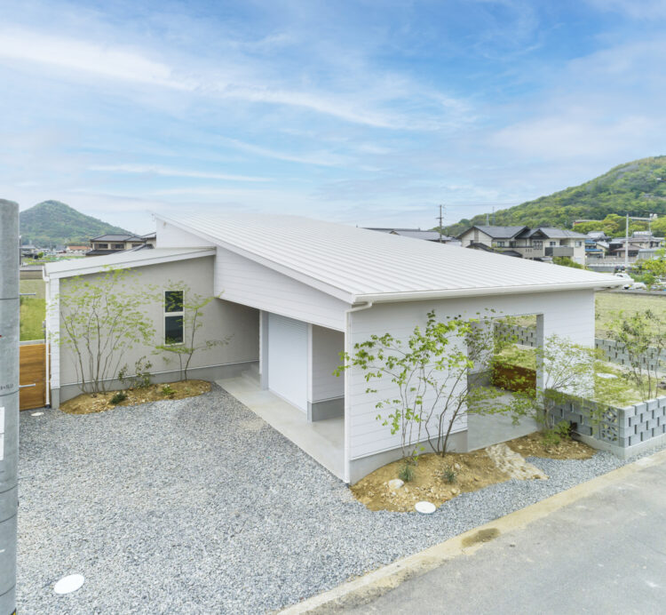 スキップフロアでゆるやかにつながる平屋