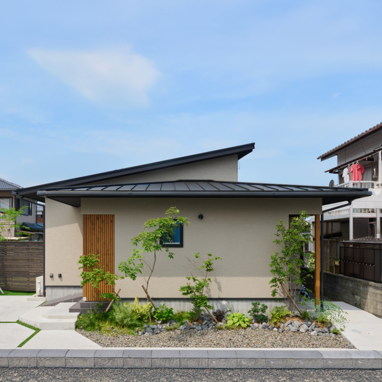 大きな畳空間のある平屋