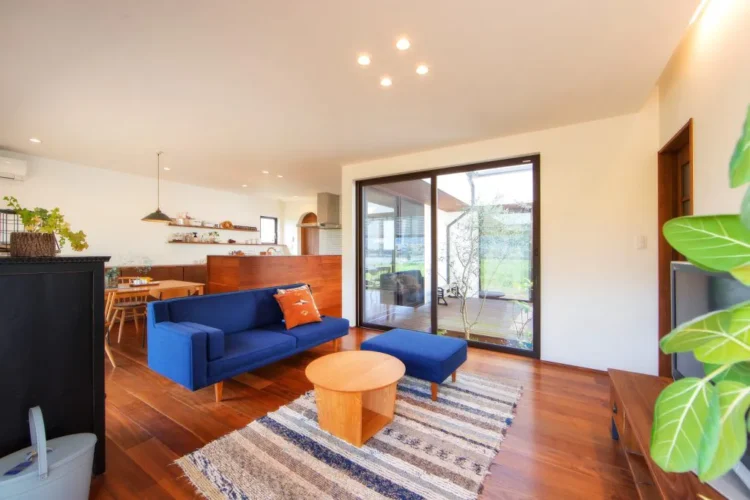 ウッドデッキ×中庭のある家