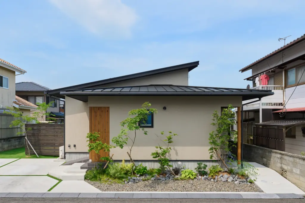 大きな畳空間のあるおしゃれな平屋の外観