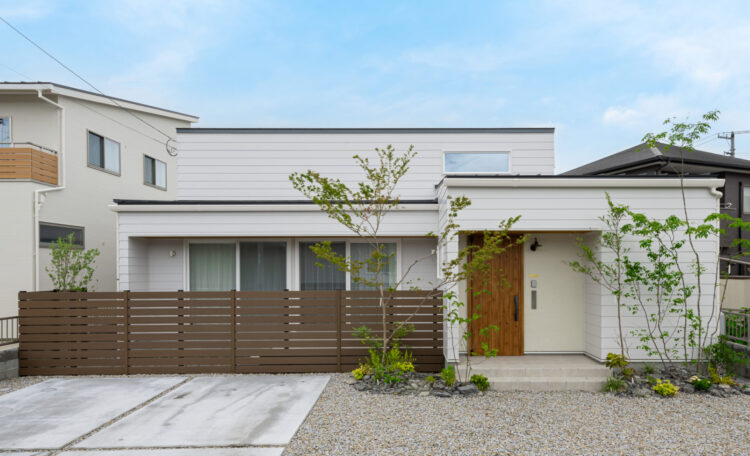 ガルバリウム鋼板の家とは？メリット・デメリットと施工事例を紹介