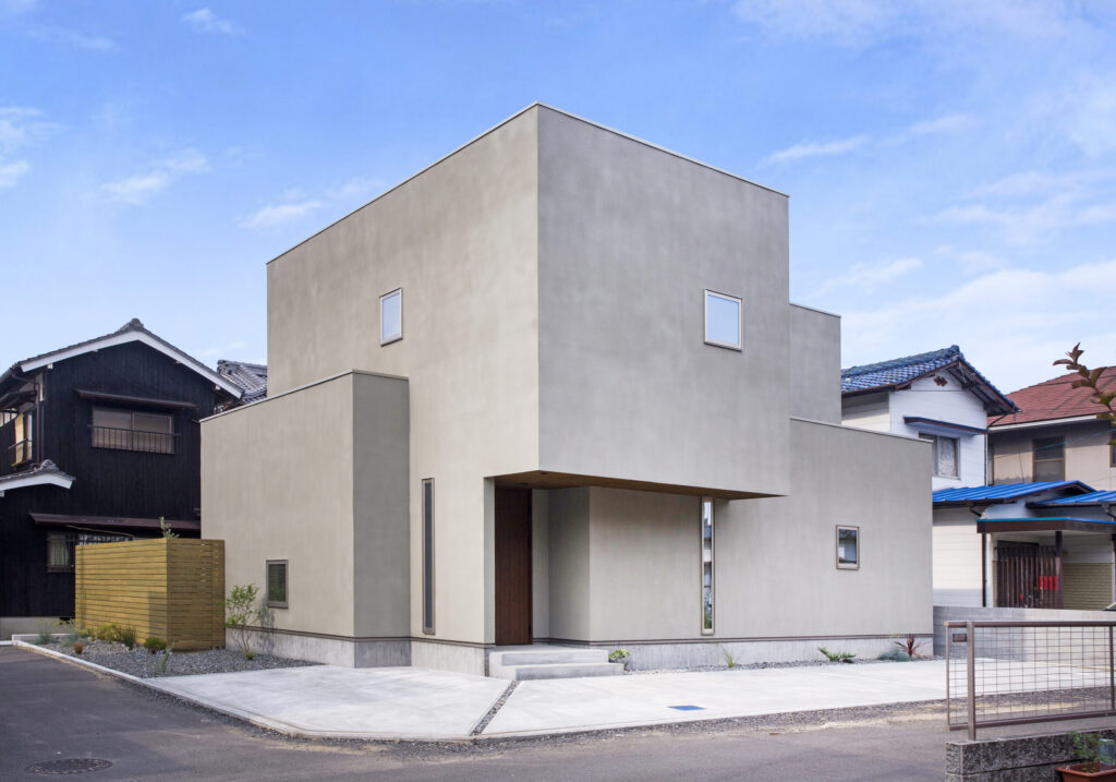 【2階建て4LDK】グレーの箱の家の内観