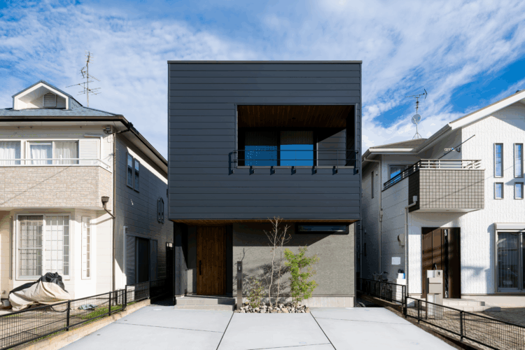 光と木の温もりに包まれる、家族が集うガルバの家