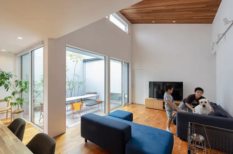 後悔しない中庭付きコの字型住宅の間取りとは？メリット・デメリットを紹介