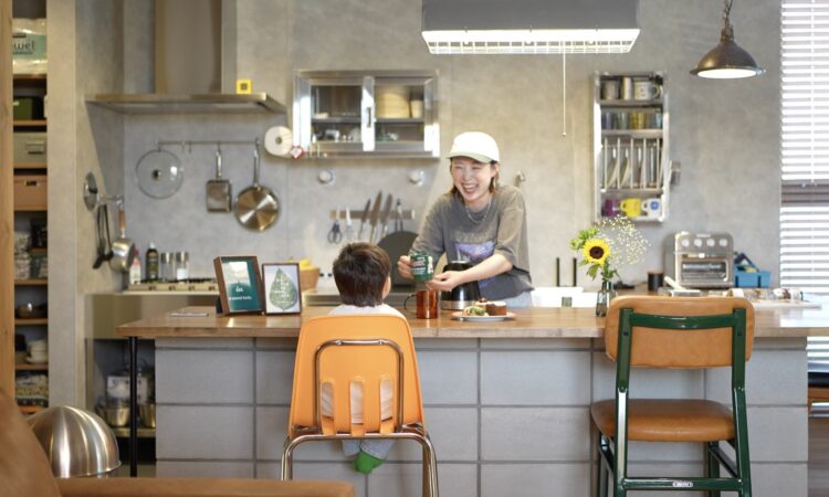 「倉庫っぽい家」という漠然とした憧れを、唯一無二の形に