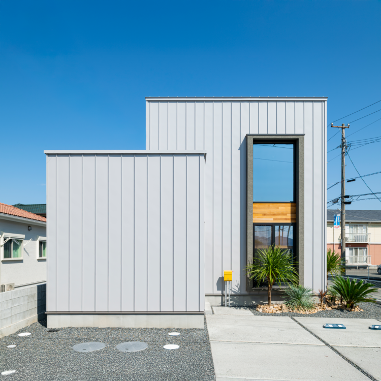 無骨さ×遊び心の倉庫っぽい家